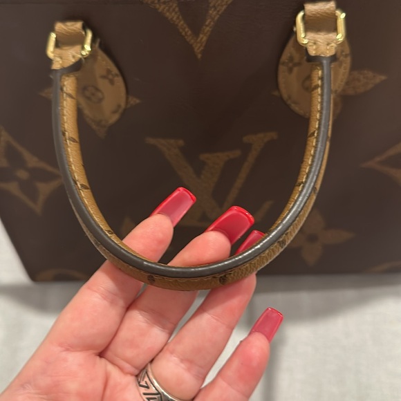 LV on the go MM mono smoke free environment comes with dusty box EUC Firm Price - Picture 6 of 16